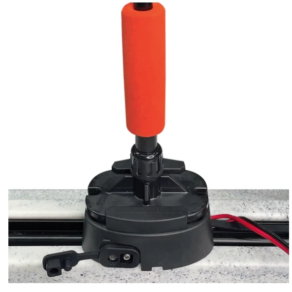 YakPower Lightning Rod PRO Extendable Powered 360 Degree Safety Light And Safety Flag 4 YakPower Lightning Rod PRO Extendable Powered 360 Degree Safety Light And Safety Flag - Image 4